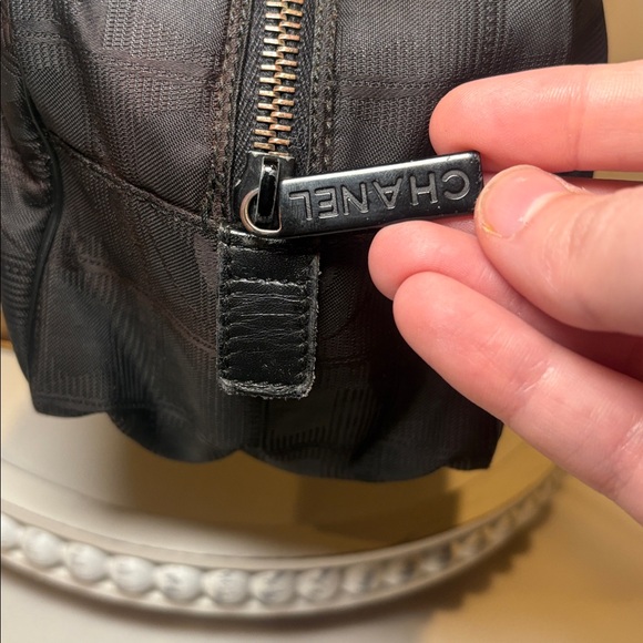 Chanel travel line mini Boston shoulder bag in black nylon - Picture 6 of 11